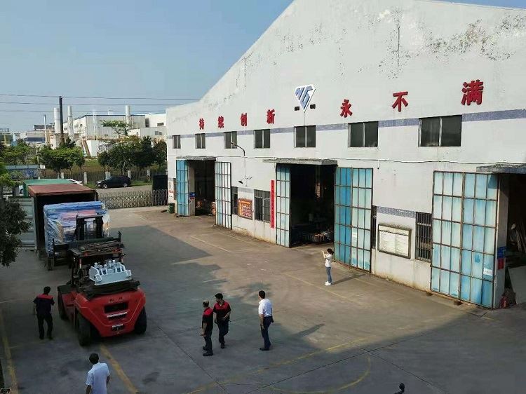 200 tonni automaatse auto salongi reljeefse masina laev Hispaania
